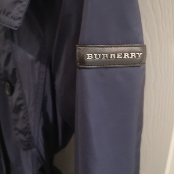 Burberry women's fur raincoat - Picture 2 of 5